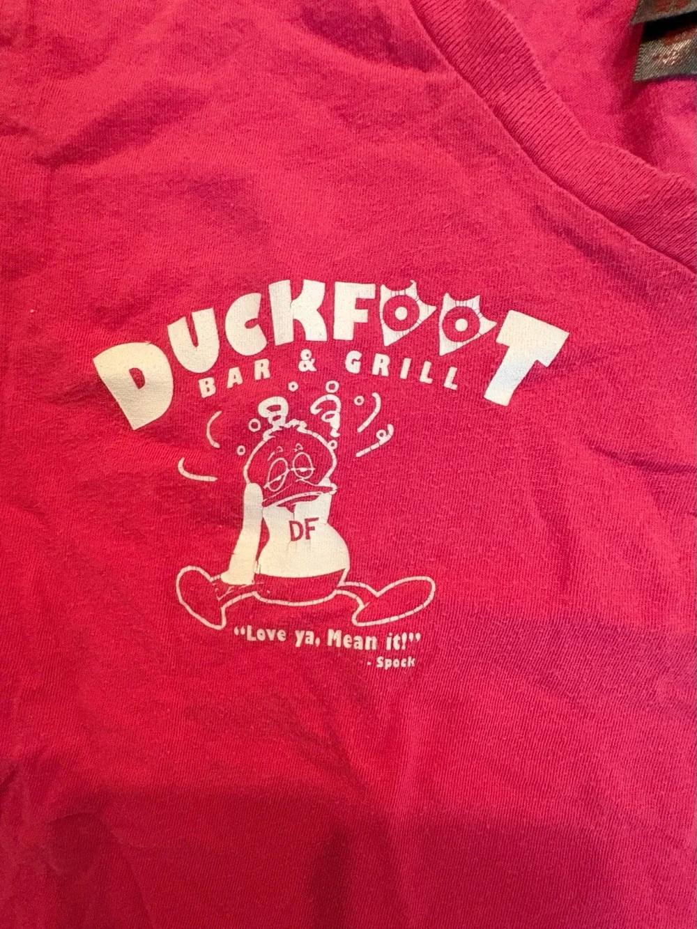 Duckfoot Short Sleeve V-Neck Tee in Raspberry Pink